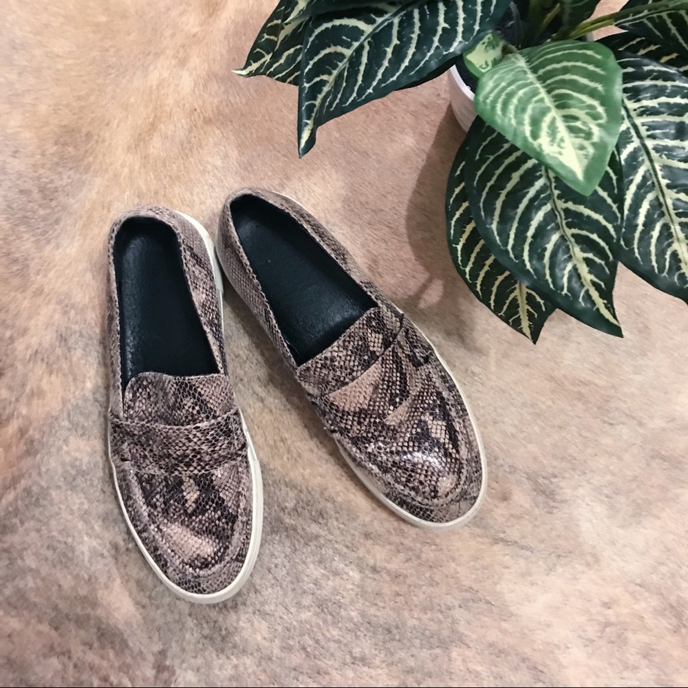 J SLIDE snake print slide sneakers sz: 8